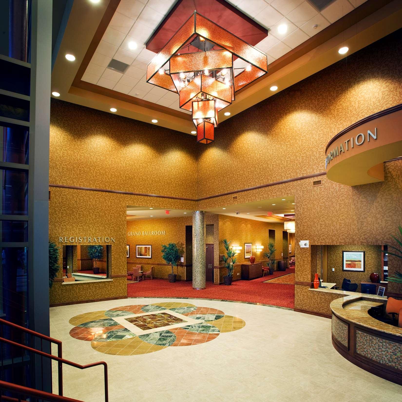 Embassy Suites East Peoria Hotel And Riverfront Conference Center Interiør billede