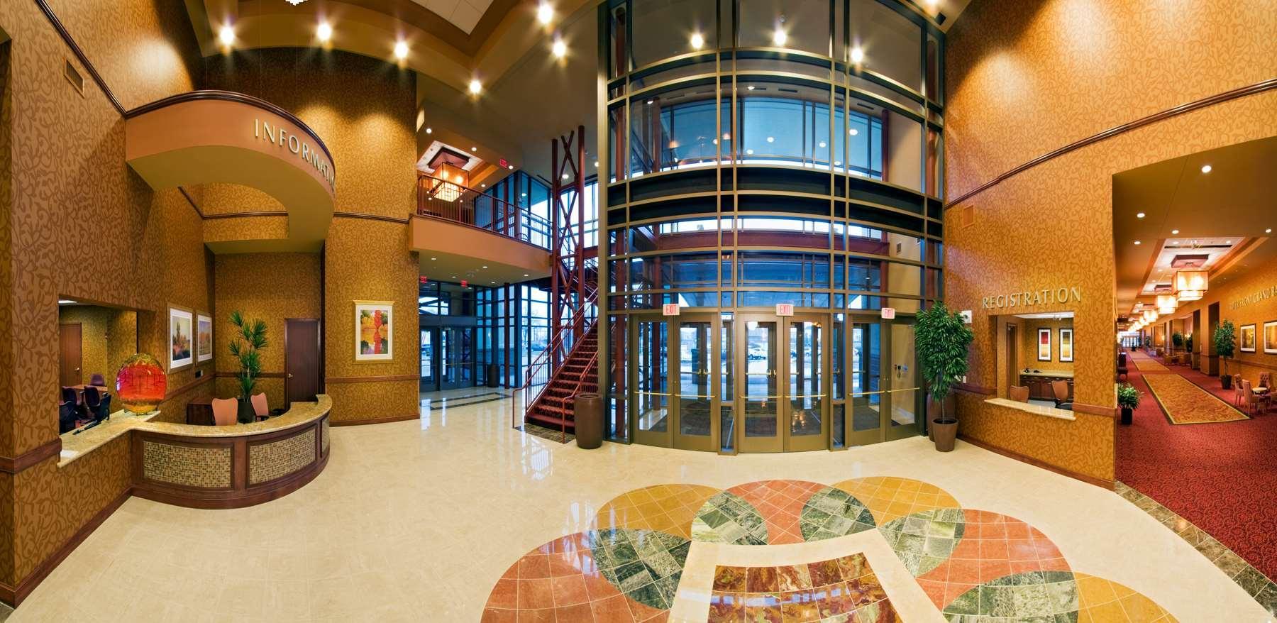 Embassy Suites East Peoria Hotel And Riverfront Conference Center Eksteriør billede