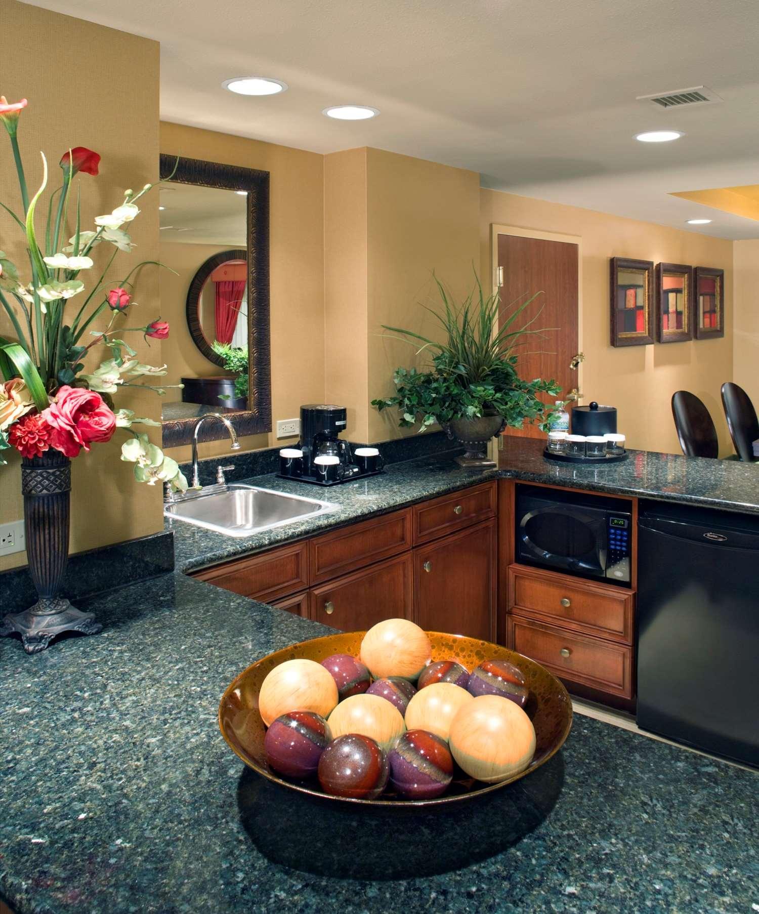 Embassy Suites East Peoria Hotel And Riverfront Conference Center Eksteriør billede