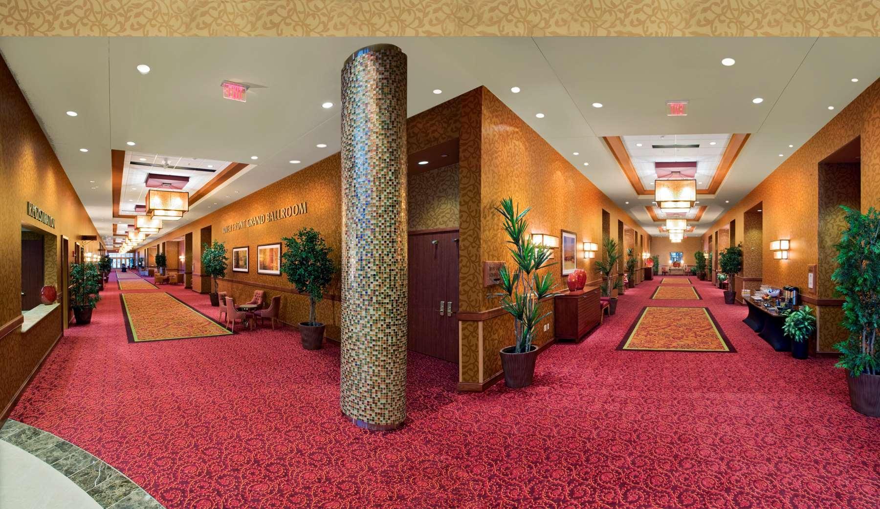 Embassy Suites East Peoria Hotel And Riverfront Conference Center Eksteriør billede