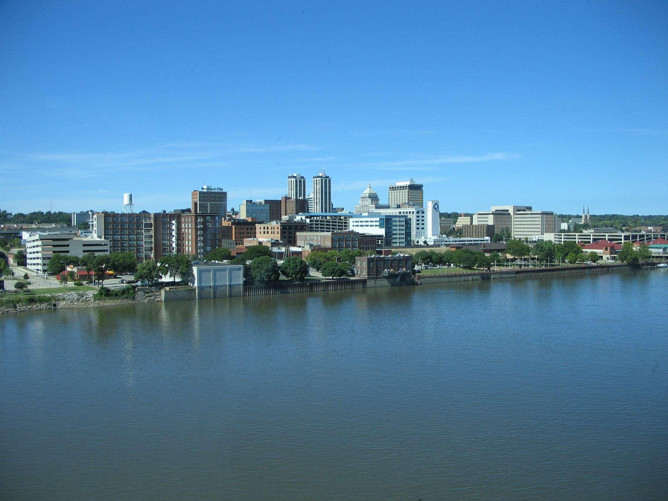 Embassy Suites East Peoria Hotel And Riverfront Conference Center Eksteriør billede