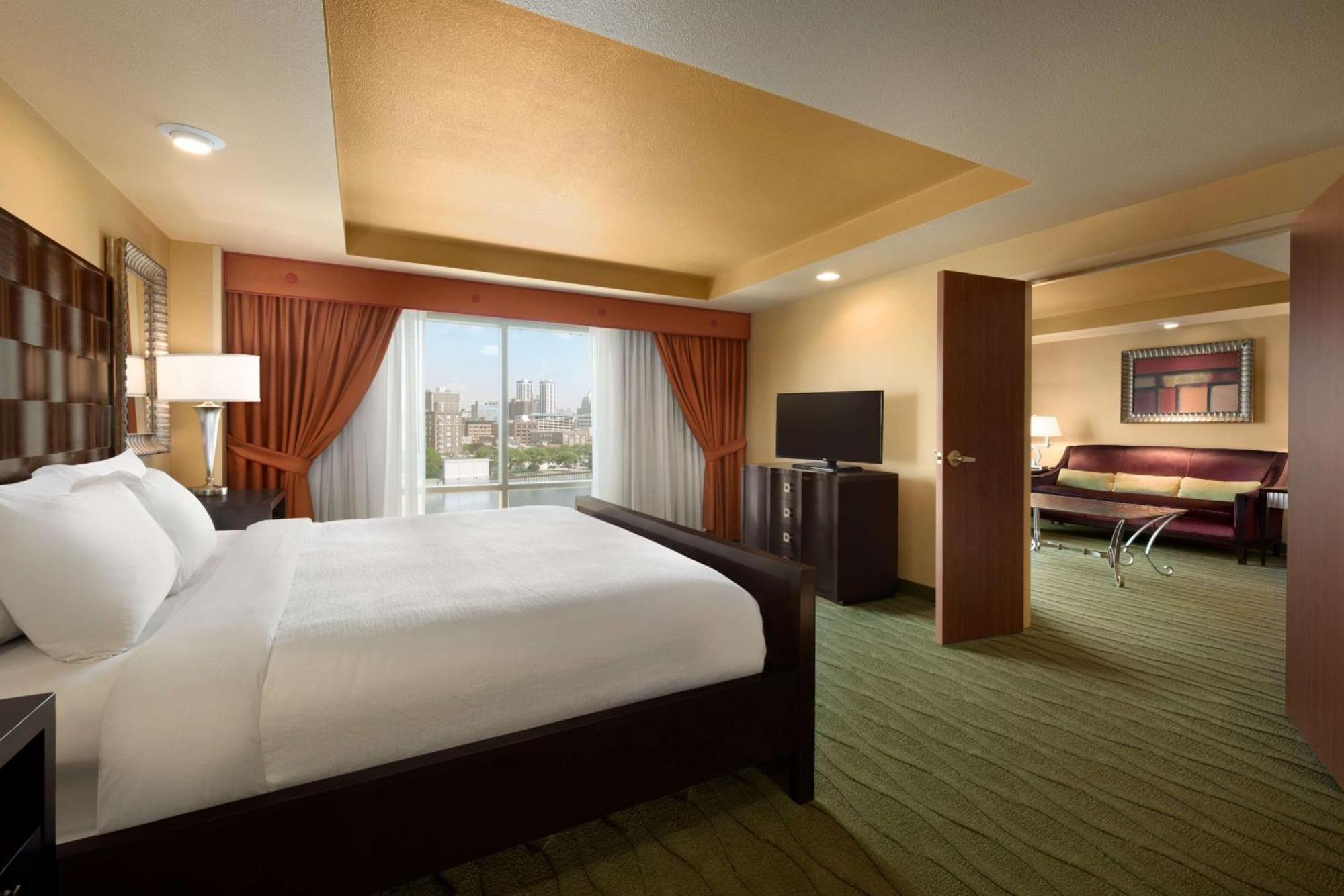 Embassy Suites East Peoria Hotel And Riverfront Conference Center Eksteriør billede
