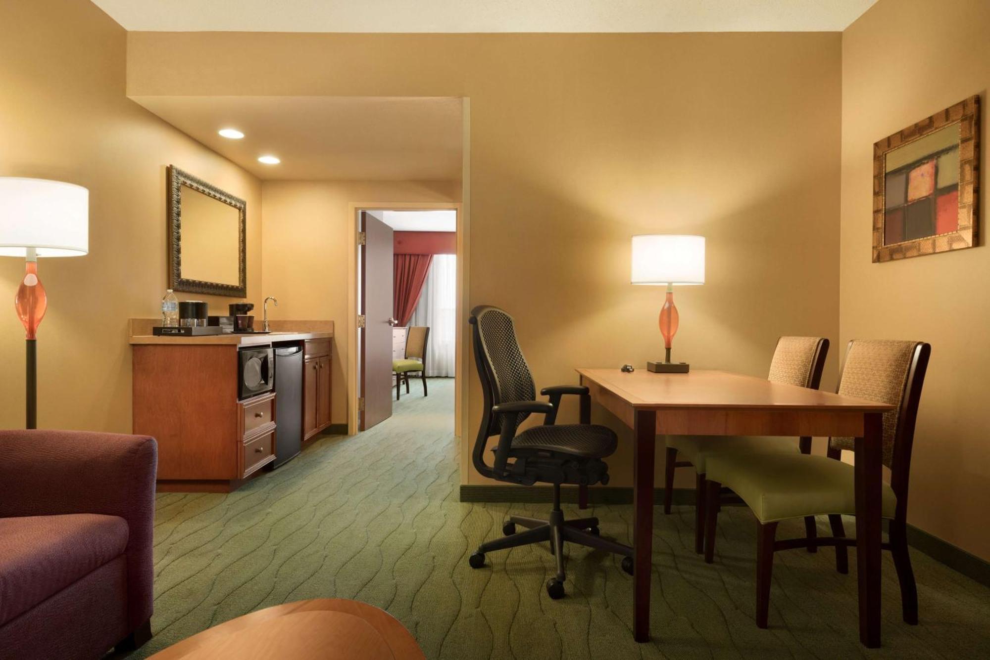 Embassy Suites East Peoria Hotel And Riverfront Conference Center Eksteriør billede