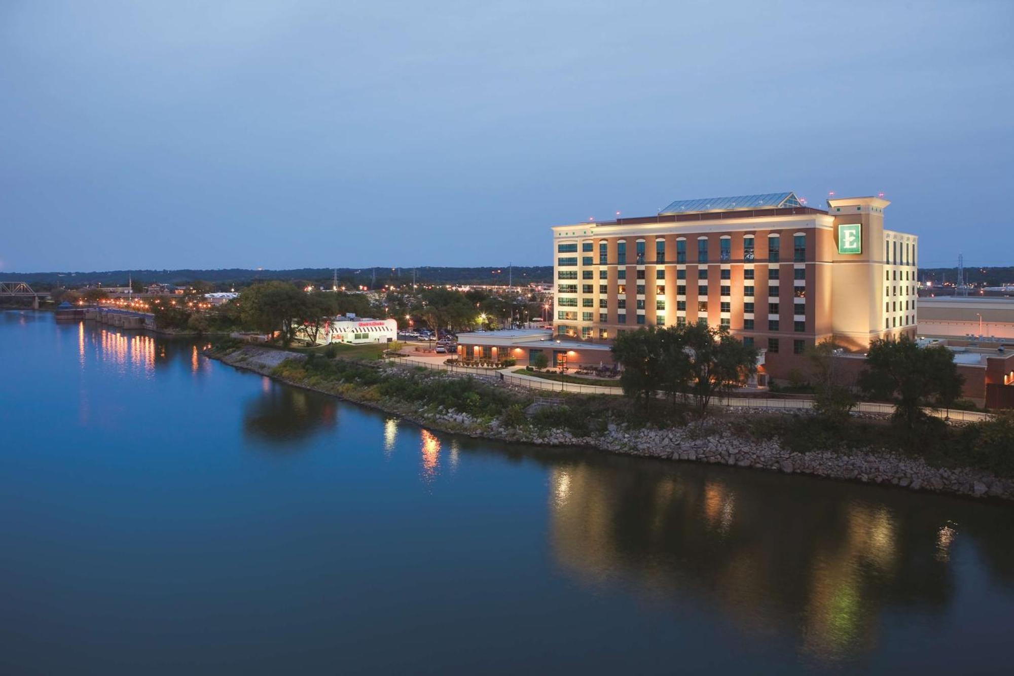 Embassy Suites East Peoria Hotel And Riverfront Conference Center Eksteriør billede