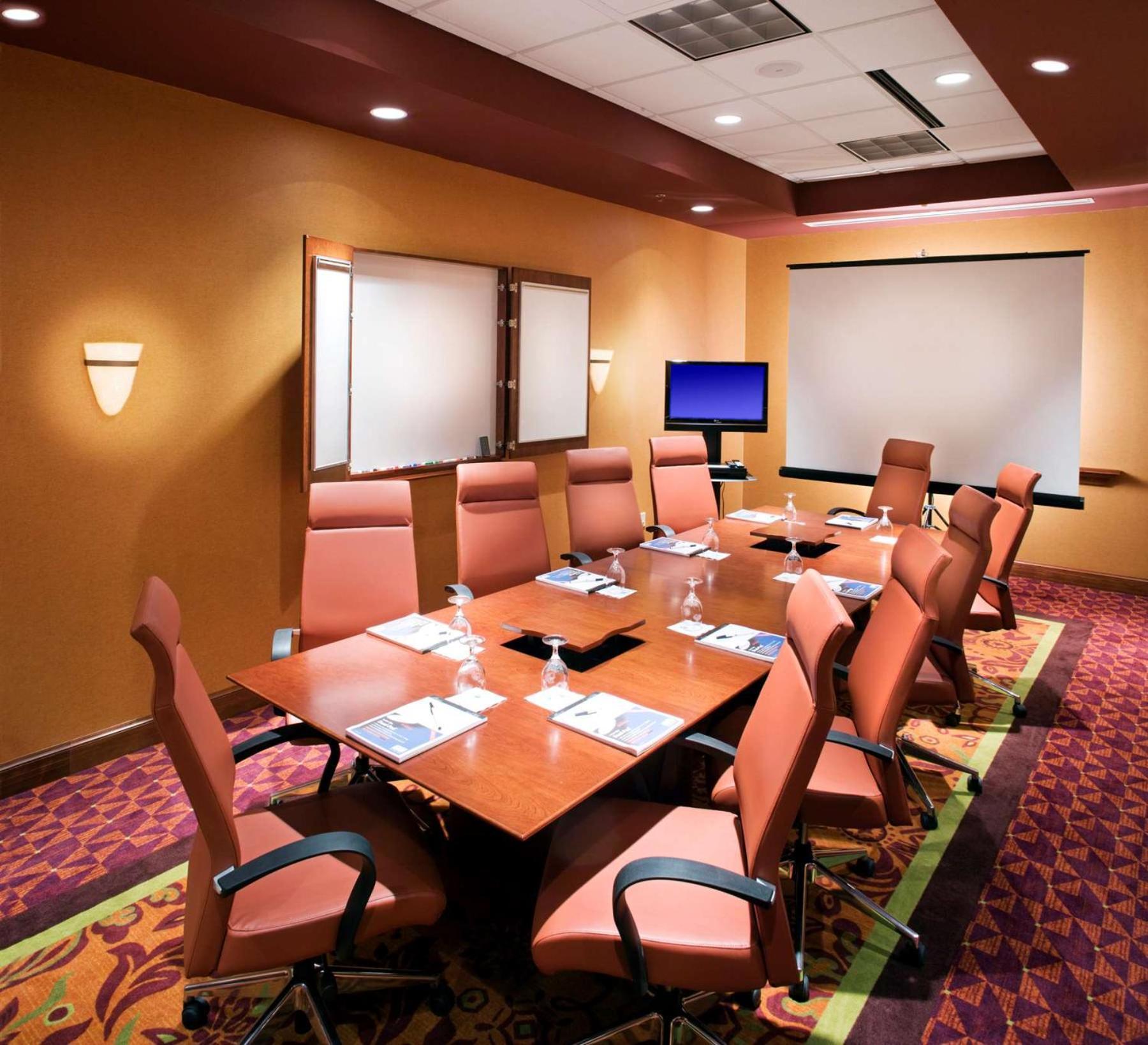 Embassy Suites East Peoria Hotel And Riverfront Conference Center Faciliteter billede