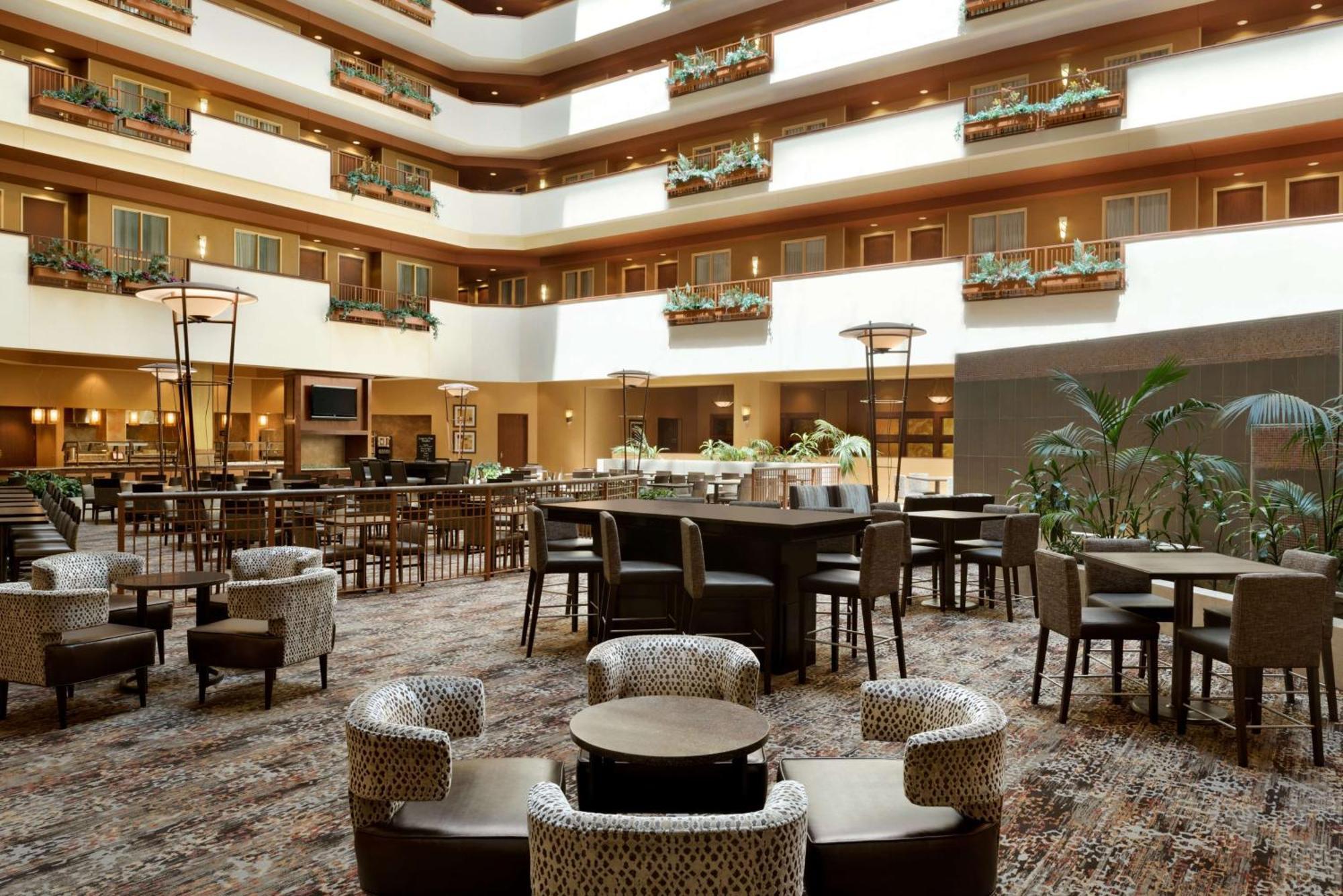 Embassy Suites East Peoria Hotel And Riverfront Conference Center Eksteriør billede