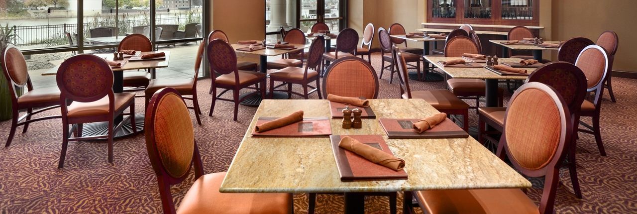 Embassy Suites East Peoria Hotel And Riverfront Conference Center Eksteriør billede